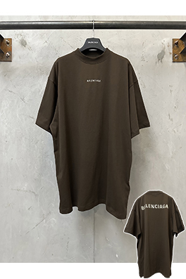 バレンシアガ Balenciaga コーヒー色のクラシックロゴ刺繍入り半袖Tシャツ