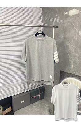 トムブラウンスーパーコピー バックロゴ入り半袖Tシャツ