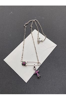 クロムハーツ クラシックなブローチクロスネックレス