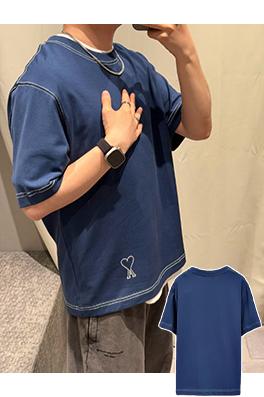 アミ ステッチが目立つボックス型半袖Tシャツ