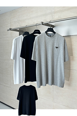 プラダ半袖Tシャツコピー 三角形のロゴ入り半袖Tシャツ