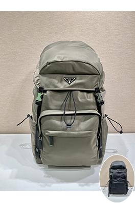 プラダ 新しいハイキングバックパック