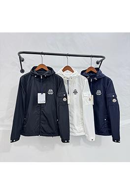 モンクレールコピー Mornay 初秋にぴったりの最新ファッショナブルなフード付きトレンチコートジャケット