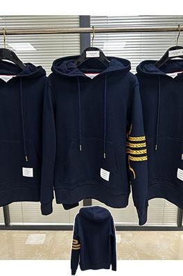 トムブラウン 巳年限定 刺繍入りフード付きスウェット