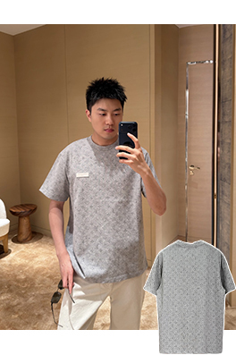 ルイヴィトン半袖Tシャツスーパーコピー レザーロゴ入り反射プリント半袖Tシャツ