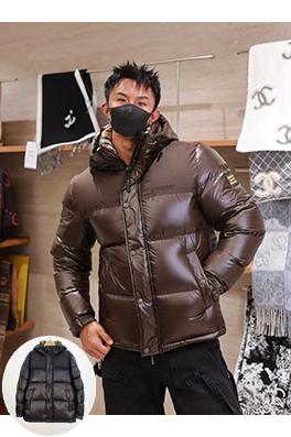 バーバリー 刺繍ロゴ入りダウンジャケット