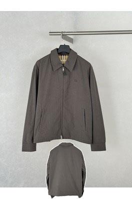 バーバリー クラシックなウォーホースのロゴ刺繍入りジッパーカラージャケット