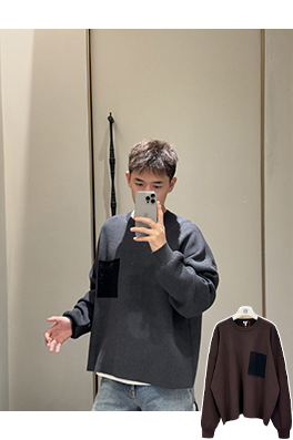 ロエベ エンボスポケット付きクルーネックニット