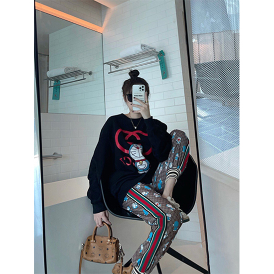 グッチ偽物 × DORAEMONコピー   スウェット長袖 Tシャツ