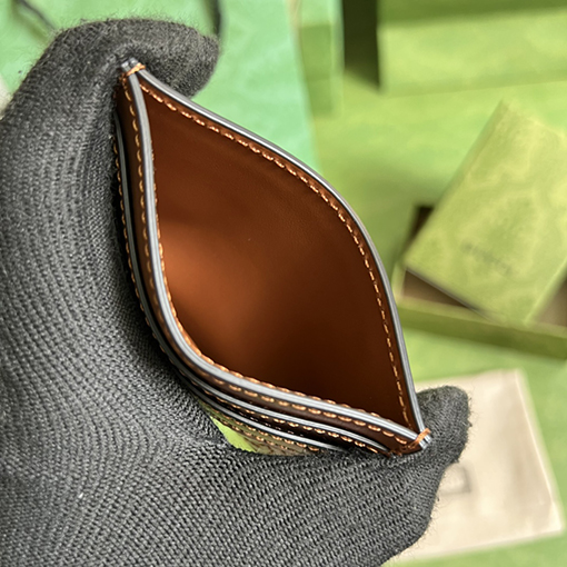 ブランド型番：723790    グッチ偽物  GG Matelassé カードケース   牛皮素材