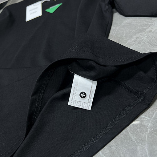 23新品!!ボッテガヴェネタオーバーSIZE 半袖 Tシャツコピー三角ロゴ. 全2色