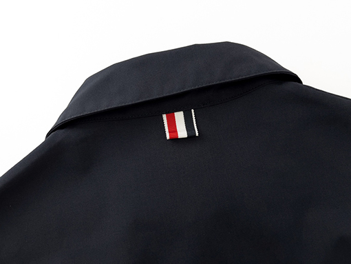 トムブラウンジャケット スーパーコピー コート  軽量で柔らかなウールフランネル素材