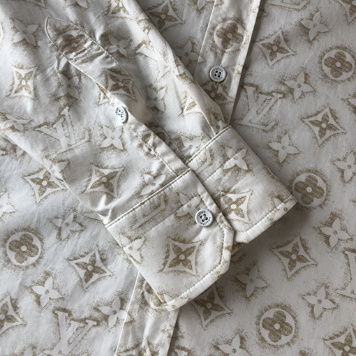 ヴィトンシャツ コピー  Louis Vuitton 今季のマストアイテム！モノグラムサンド柄コットンロングスリーブシャツ