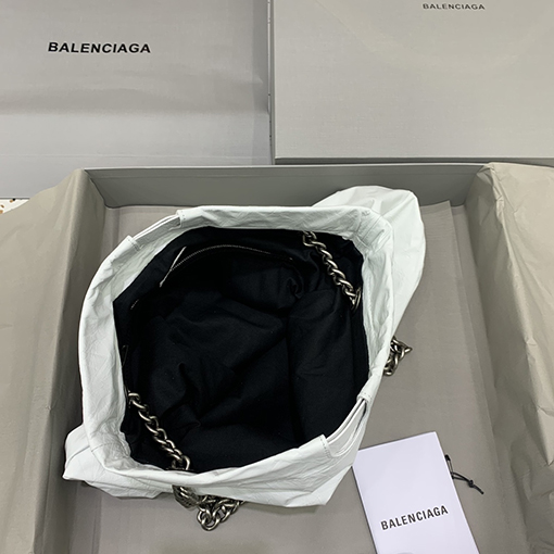 バレンシアガ ショルダーバッグスーパーコピー  BALENCIAGA CRUSH シリーズ　ごみ袋