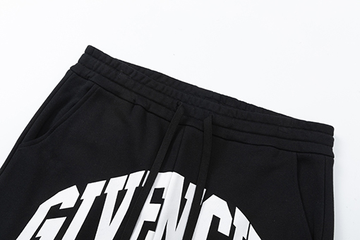 ジバンシイ スウェットパンツ スーパーコピー GIVENCHYアーチ型ロゴのショートパンツ