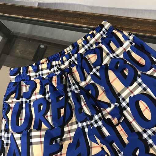 バーバリービーチパンツ スーパーコピーフルフラワープリント 内側ネット付き ゆったり快適な透け感 おうちで旅行必需品
