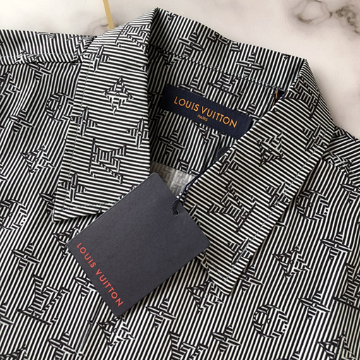 ヴィトンシャツ スーパーコピー   Louis Vuitton ロゴプリント入り長袖シャツ