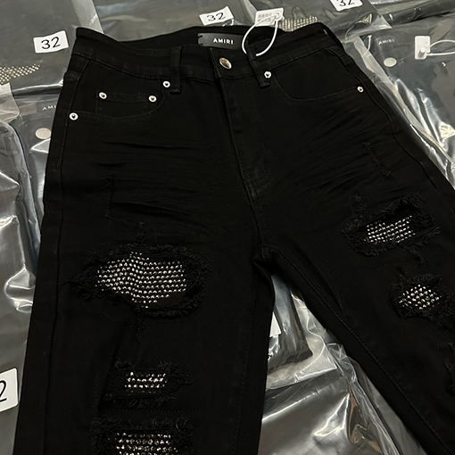 AMIRI デニムパンツ ブラックスタッズダメージジーンズパンツ