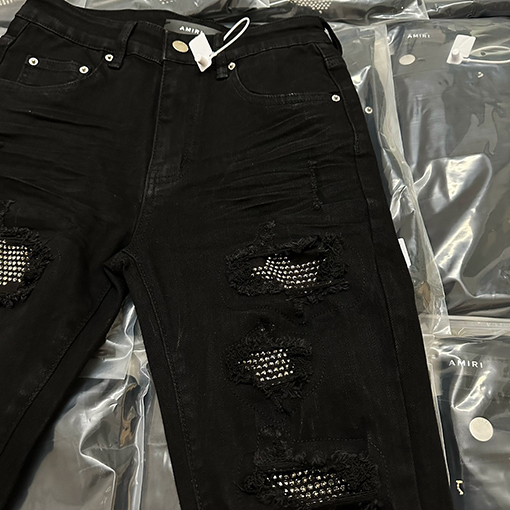 AMIRI デニムパンツ ブラックスタッズダメージジーンズパンツ