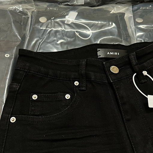AMIRI デニムパンツ ブラックスタッズダメージジーンズパンツ