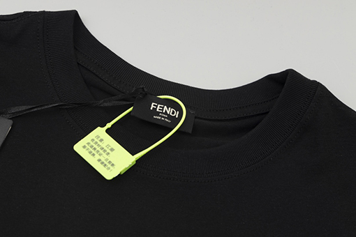 フェンディ 半袖Tシャツスーパーコピー  FENDI アルファベット柄スニーカー印刷ショートスリーブTシャツ カップルの絶妙なマッチング