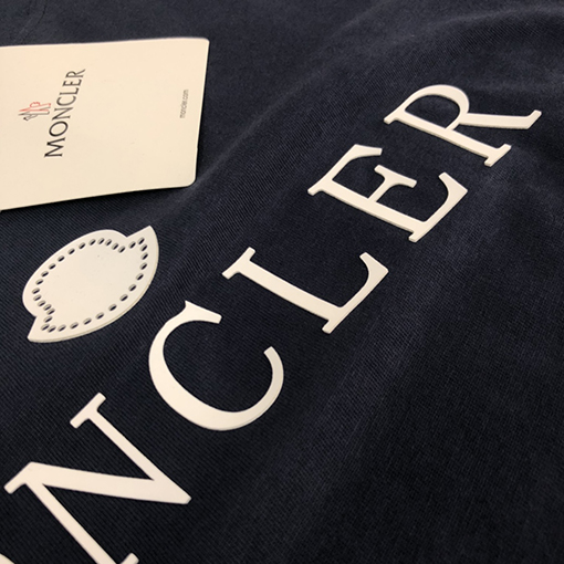 モンクレール 半袖Tシャツ  MONCLER高級感と魅力があり