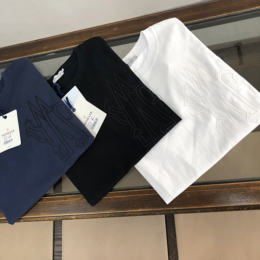 モンクレール 半袖Tシャツ スーパーコピー   上品な印刷ロゴデザイン 心地よく通気性のある手触り