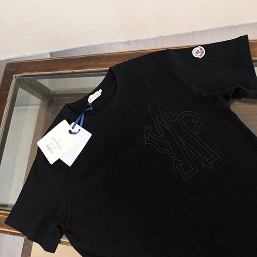 モンクレール 半袖Tシャツ スーパーコピー   上品な印刷ロゴデザイン 心地よく通気性のある手触り