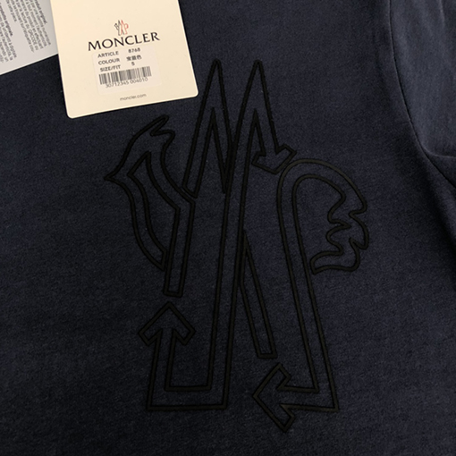 モンクレール 半袖Tシャツ スーパーコピー   上品な印刷ロゴデザイン 心地よく通気性のある手触り
