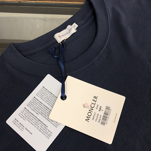 モンクレール 半袖Tシャツ スーパーコピー   上品な印刷ロゴデザイン 心地よく通気性のある手触り