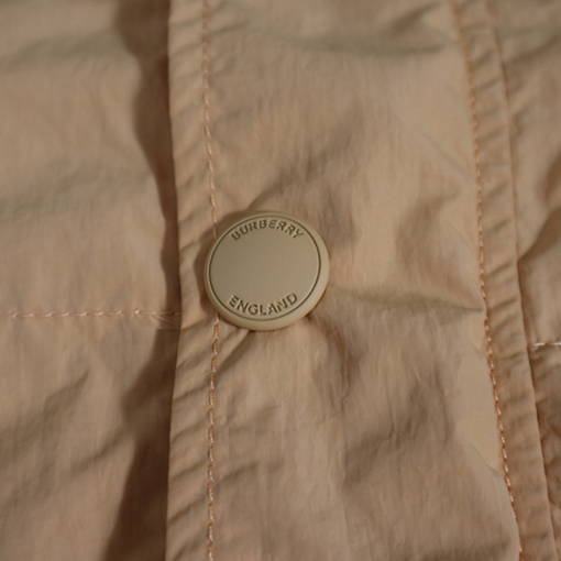 バーバリー UVカットスーパーコピー  BURBERRY 軽量ナイロン生地を使用した乗馬用UVカットジャケット
