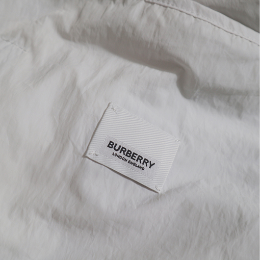 バーバリー UVカットスーパーコピー  BURBERRY 軽量ナイロン生地を使用した乗馬用UVカットジャケット