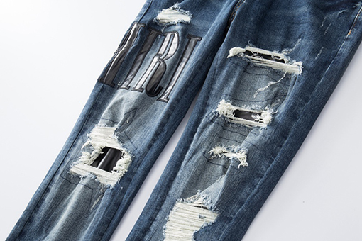 AMIRI デニムパンツ コピー  身体にフィットする快適さ：AMIRI破れたデニムパンツ特集