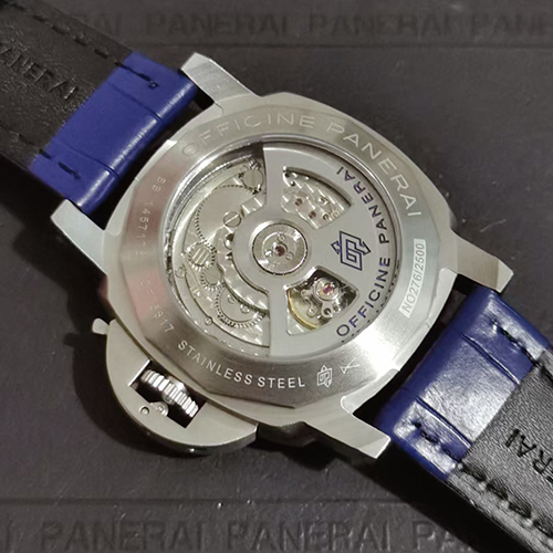 パネライコピー  ルーミノシリーズPAM 01393ブルーダイヤルとブルーバンブーストラップ  腕時計