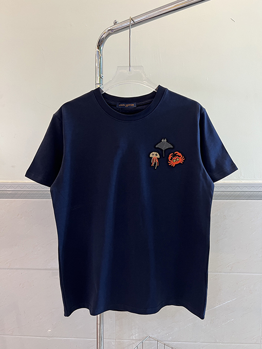 ヴィトン  半袖Tシャツ  スーパーコピー  Louis Vuitton 海の心 パッチ付き短袖Tシャツ