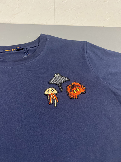 ヴィトン  半袖Tシャツ  スーパーコピー  Louis Vuitton 海の心 パッチ付き短袖Tシャツ