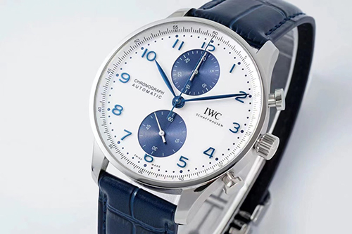 IWCスーパーコピー ムーブメントが一目でわかるメンズ  41 mm 人気時計
