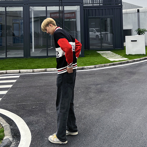 Rhude ニットセータースーパーコピー 新たなアメリカン・ビンテージ・カレッジスタイルを取り入れよう