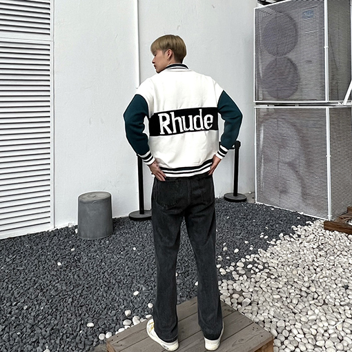 Rhude ニットセータースーパーコピー 新たなアメリカン・ビンテージ・カレッジスタイルを取り入れよう