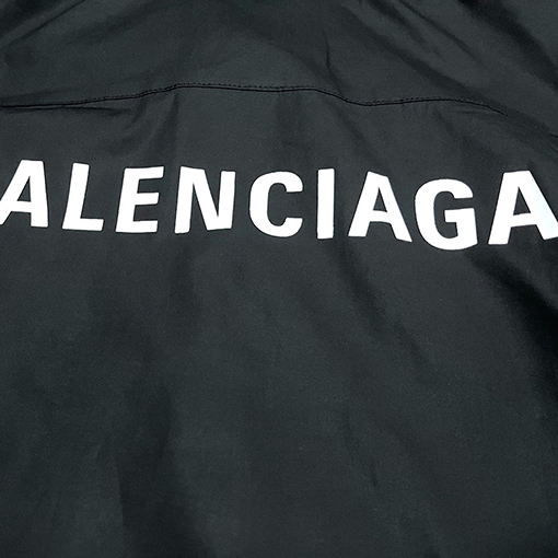 バレンシアガシャツ コピー  背中 BALENCIAGAロゴプリント  人気 シャツ