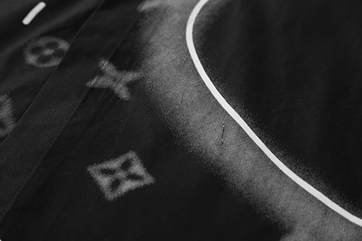 ルイヴィトン シャツスーパーコピー  Louis Vuitton マルチクラフトロングスリーブシャツ、ロゴボタンとハンドドローン オールドフラワーロゴ