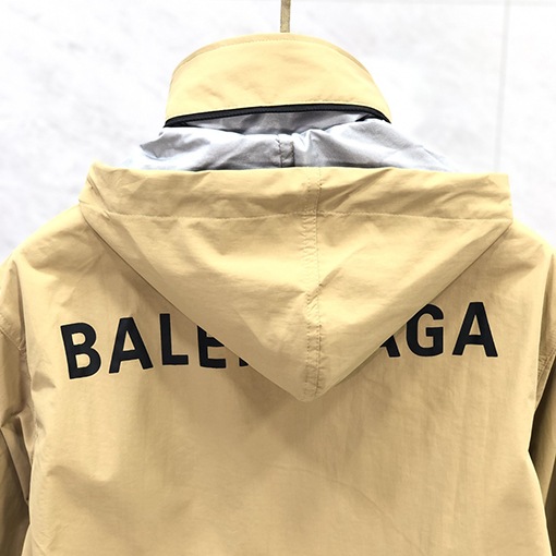 バレンシアガ  ジャケット アウター  BALENCIAGA   バックにロゴプリントのシングルボタンジャケット