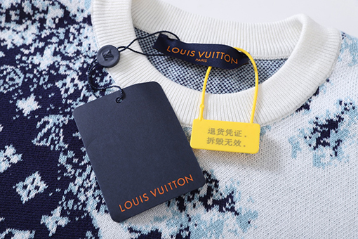 ヴィトンセータースーパーコピー  Louis Vuitton ロゴ柄セーター - スタイリッシュなデザインで暖かさとファッションを融合