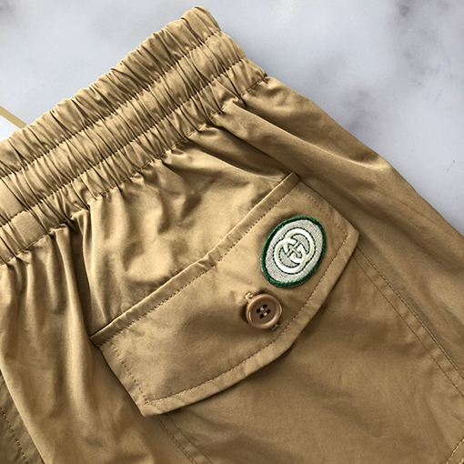 グッチ パンツ コピー  GUCCI  レッドグリーンのスパンディング織りテープ入り軽量マットナイロンランニングパンツ