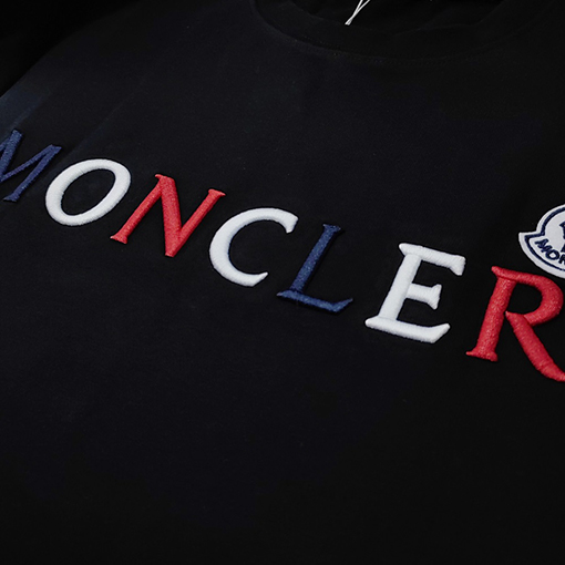 モンクレール スウェットTシャツ  MONCLER 文化を感じる刺繍入り卫衣 - 伝統とモダンが融合したアイテム。