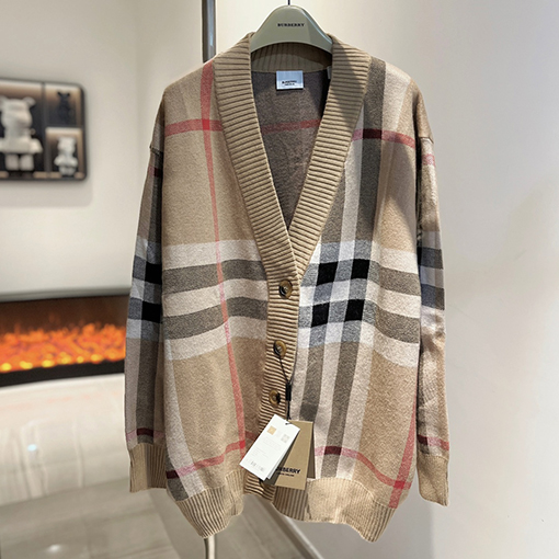 バーバリーニットカーディガン  BURBERRY クラシックなストライプとチェック柄のダブルレイヤーカシミアカーディガンコート