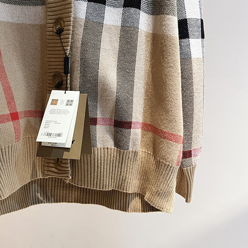 バーバリーニットカーディガン  BURBERRY クラシックなストライプとチェック柄のダブルレイヤーカシミアカーディガンコート