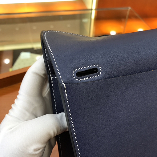 エルメスバッグコピー Halzan 28cm 内側は柔らかい羊革 外側は輸入スイフト革のフラップバッグ
