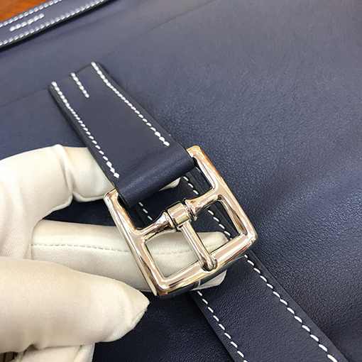 エルメスバッグコピー Halzan 28cm 内側は柔らかい羊革 外側は輸入スイフト革のフラップバッグ