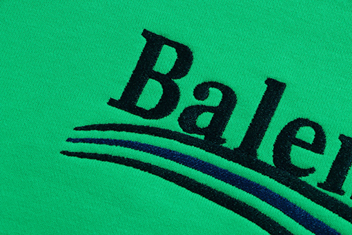 バレンシアガ パーカー BALENCIAGA キャンペーンアートが施されたストリング付き胸と背中の刺繍パーカー